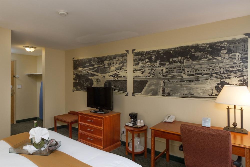 Hotel Westport Kansas City, Tapestry Collection By Hilton Екстериор снимка
