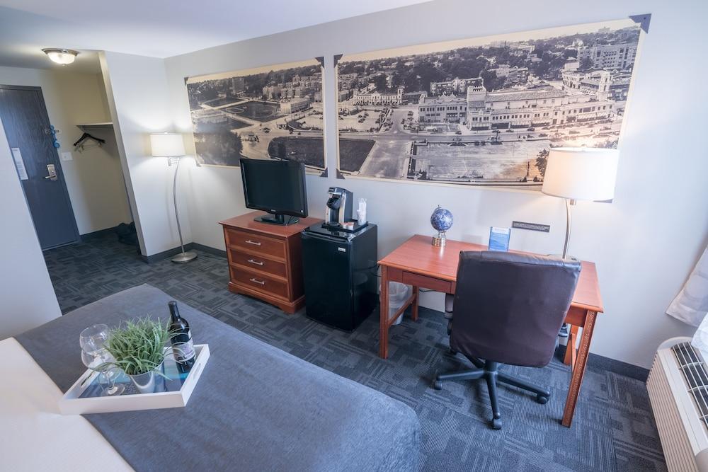 Hotel Westport Kansas City, Tapestry Collection By Hilton Екстериор снимка