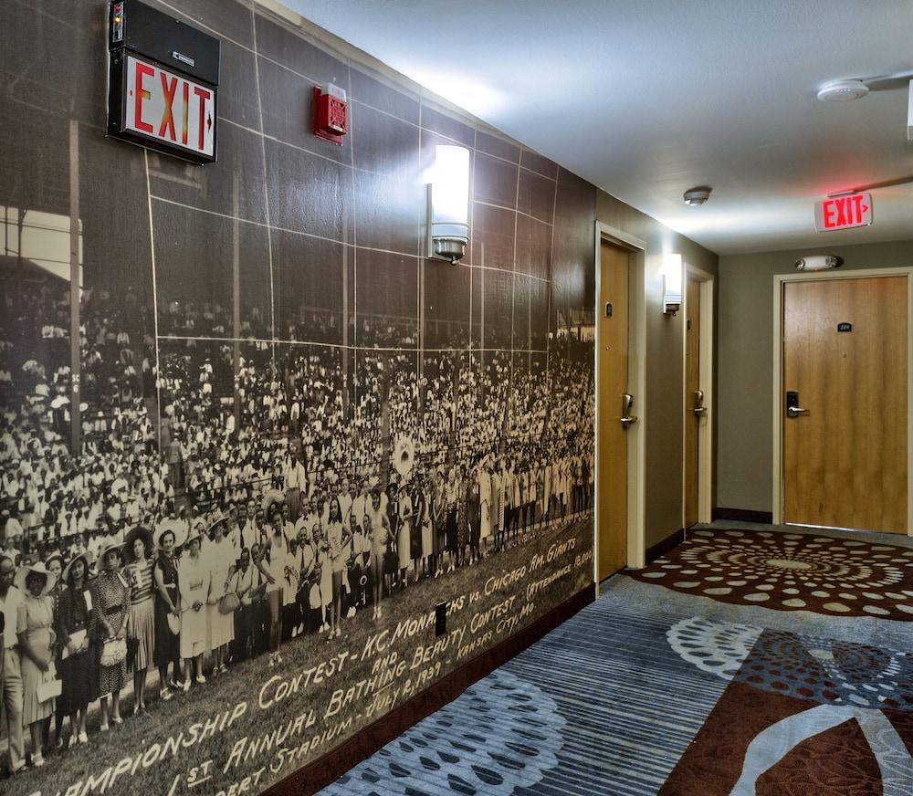Hotel Westport Kansas City, Tapestry Collection By Hilton Екстериор снимка